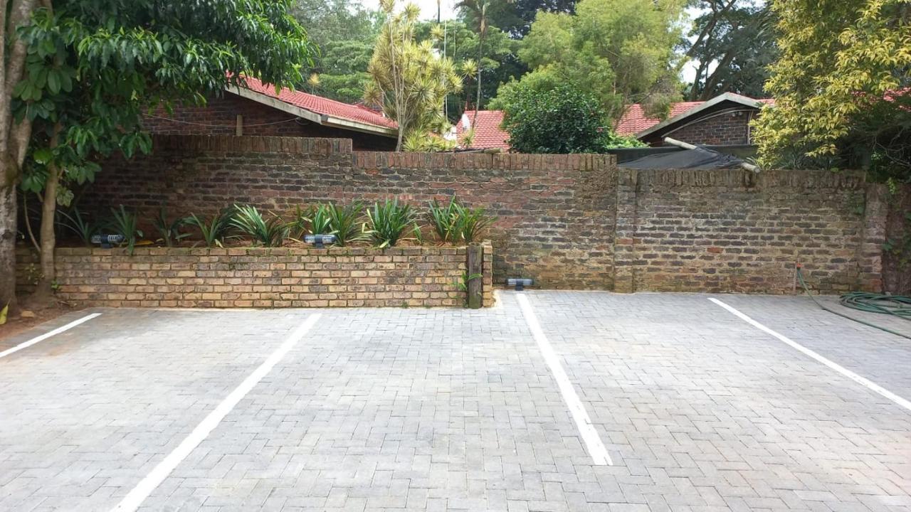 Kruger'S Guest House White River Exterior foto